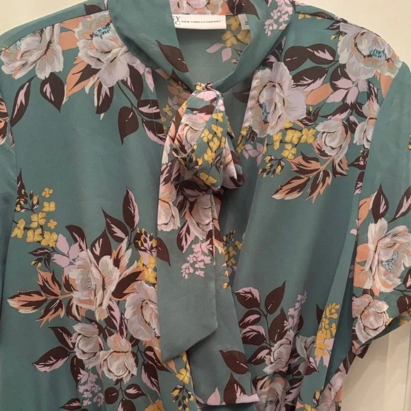 New York & Company Floral Midi Dress (pre-loved) - Picture 4 of 9